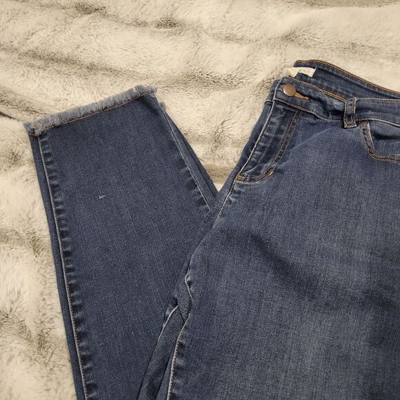 Eileen Fisher frayed crop, size 14 - Picture 4 of 9